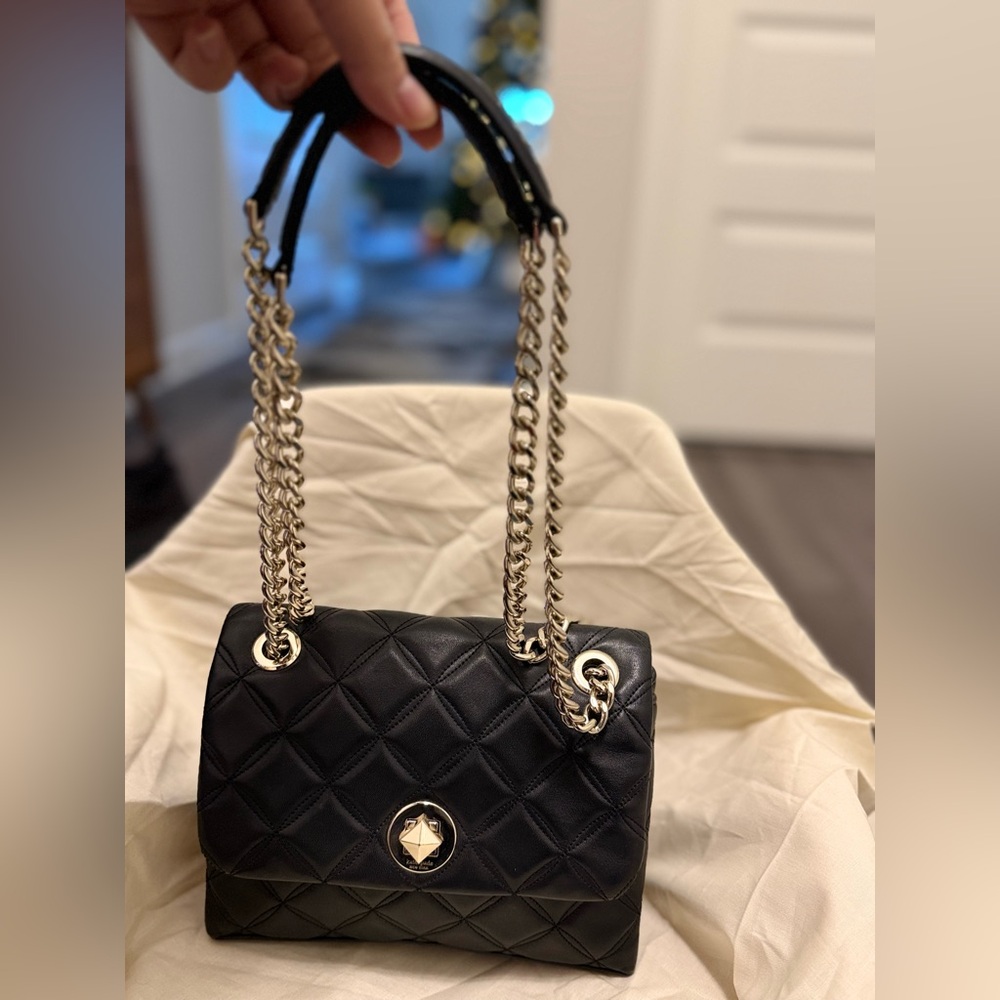 Elegant Black Quilted Chain Shoulder Bag - Picture 4 of 7